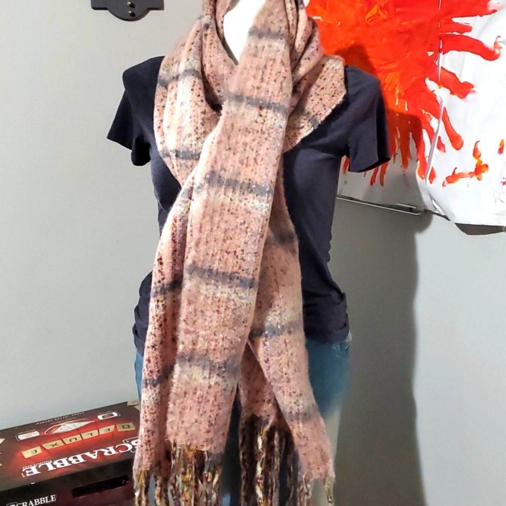 BRAND NEW Thick winter scarf/shawl, pink plaid, one size